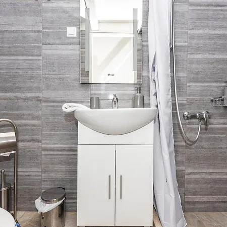 아파트 Best Location In *