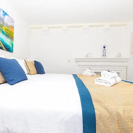 아파트 Best Location In *