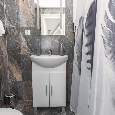 아파트 Best Location In