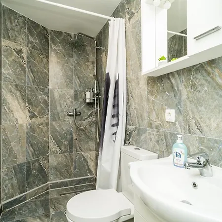 아파트 Best Location In *